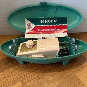 Singer Slant Shank Buttonholer in Atomic Turquoise Case